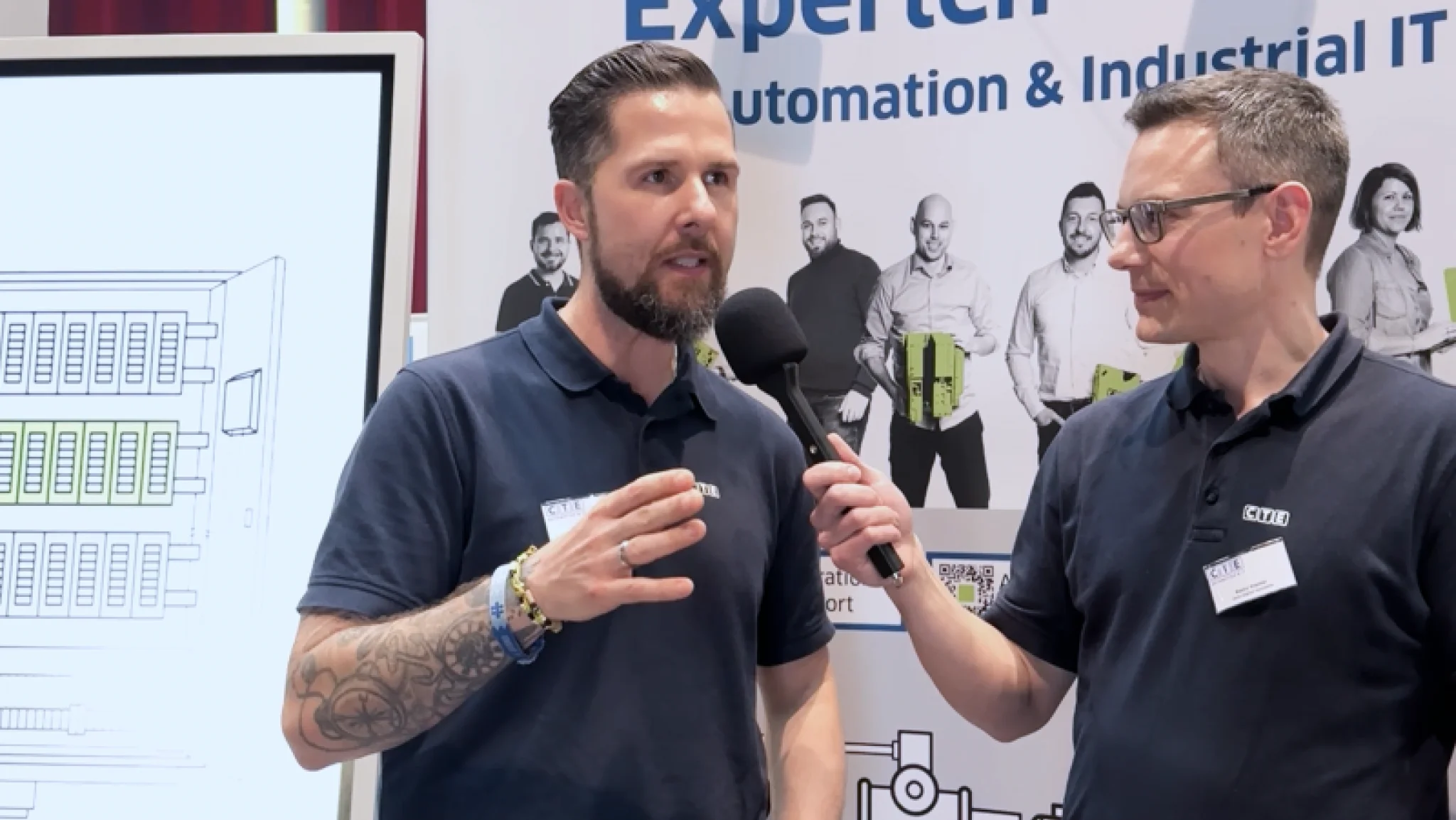 Stefan Kramberg, Data Engineer bei ControlTech Engineering in Liestal im Gespräch mit Ronny Wasmer, Senior Automation Engineer.