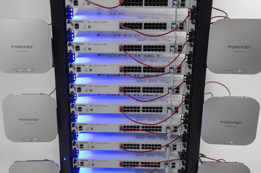 Testaufbau einer OT-Netzwerkinfrastruktur &ndash; Grundlage f&uuml;r eine reibungslose und sichere Inbetriebnahme.